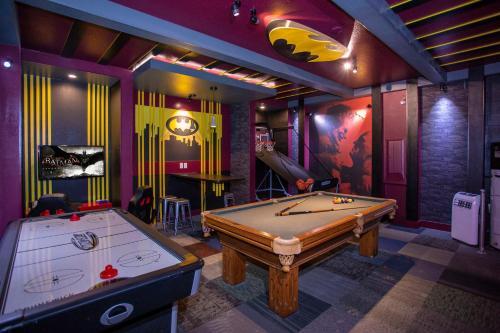 Spacious Home W Private Pool & Game Room