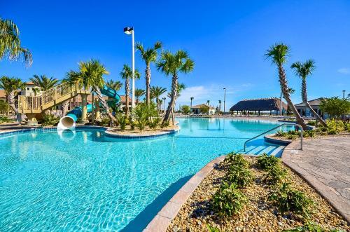 Contemporary Home W Private Pool& Spa