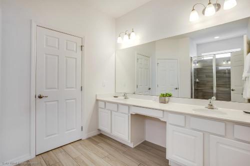 Villa 6112 Broad Oak Drive