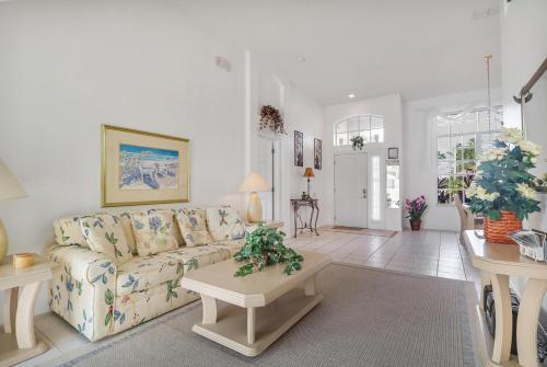 Four Bedroom Pool Home - 344 Gl - Vusa