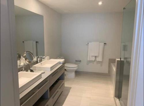 Luxury Apartment- Hyde Beach House Resort