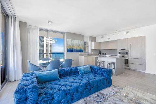 2bd/2ba Million Apartment 2101. Direct Ocean View