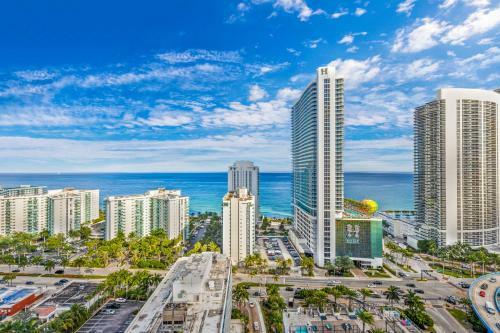 2bd/2ba Million Apartment 2101. Direct Ocean View