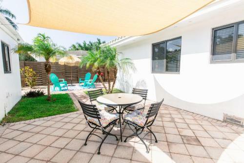 8 Guest,5 Min To Beach, Restaurant, Everything