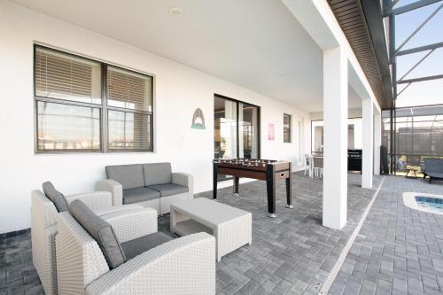 Villa 2961 Fable Street