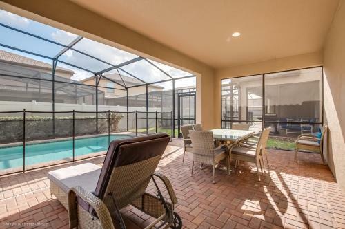 Villa W Private Pool & Free Resort Access