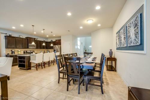Villa W Private Pool & Free Resort Access