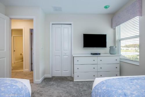 Villa 2873 Stanza Court