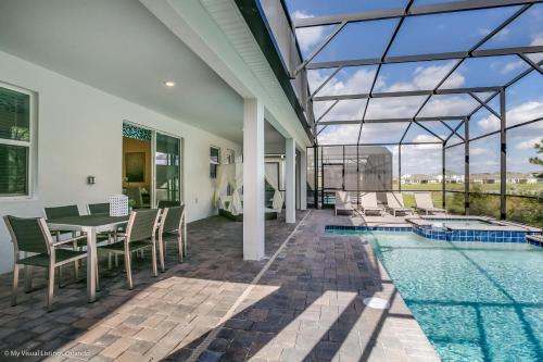 Villa 2873 Stanza Court