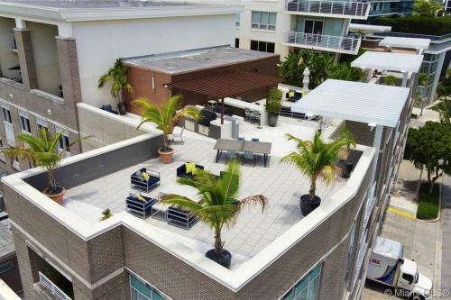 Tides Townhome Midtown Location Pool And Parking