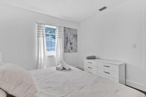 Upper Design District 3bd Home W/jacuzzi &backyard