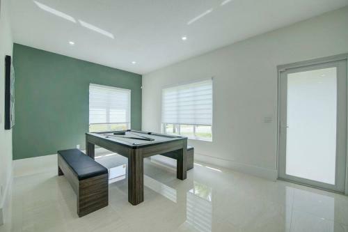 Casa Le Labo Hot Tub & Game Room