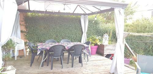 Agr�able Maison de Ville, Avec Tout � Proximit�.
