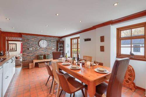 Spacious Characterful House W Views & Large Garden