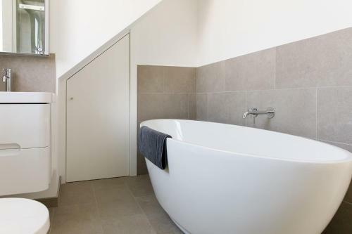 Delightful Seaside Hideaway 5 Mins To Beach