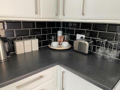 Impeccable 2-bed Apartment In Eastbourne