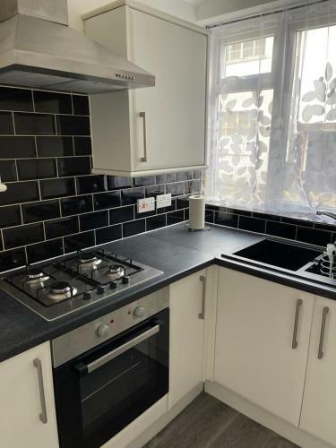 Impeccable 2-bed Apartment In Eastbourne