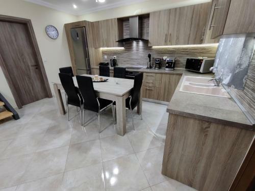 Silver Pearl Apartment #1