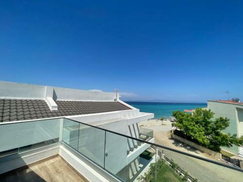 Villa Dahlia By The Sea
