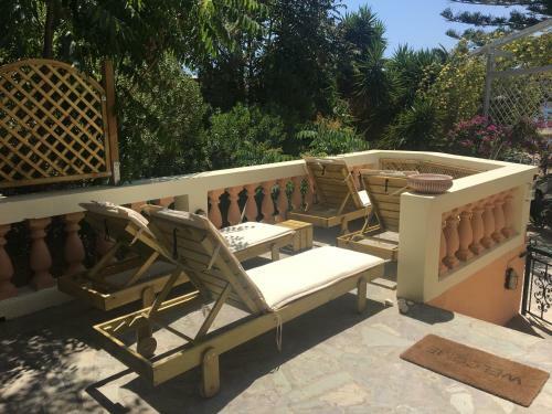Corali Luxury Beach Apartment