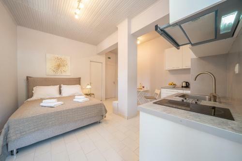Hotel Mary's Studios & Apartment