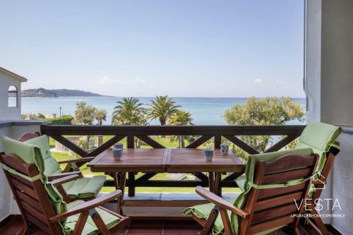 Seascape Beachfront Maisonette, Amazing Views
