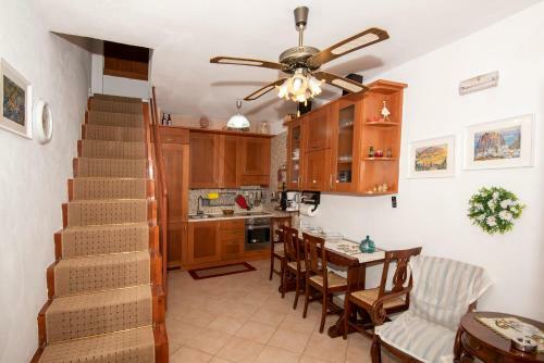 Mimosa Cozy Maisonette