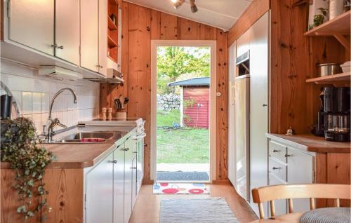 Beautiful Home In Torhamn With 3 Bedrooms