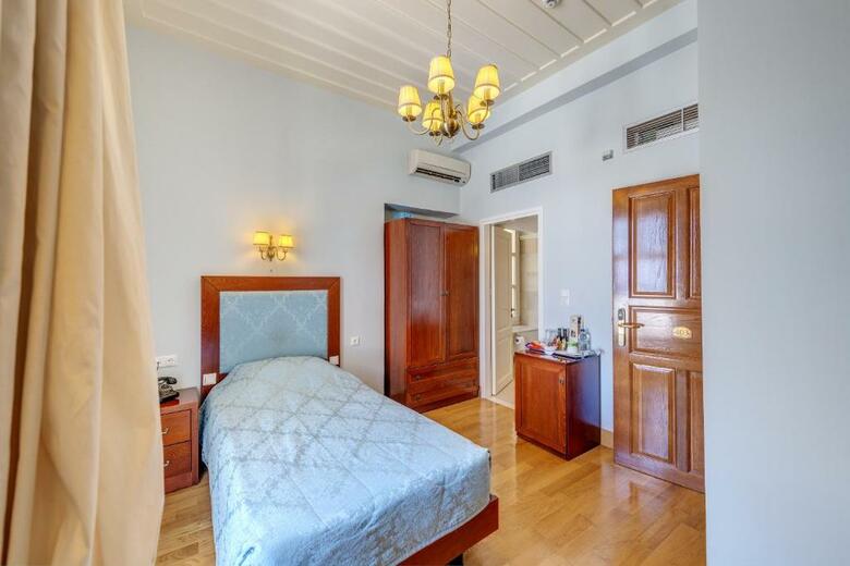 Hotel Apollonion Palace