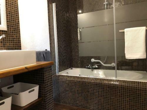 Accommodation With Bar And Swimming Pool (max.16p)