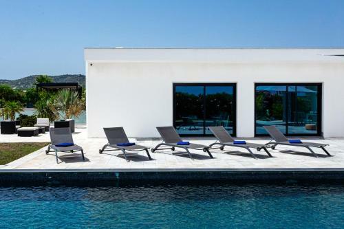 Blue Hill Boutique Villa