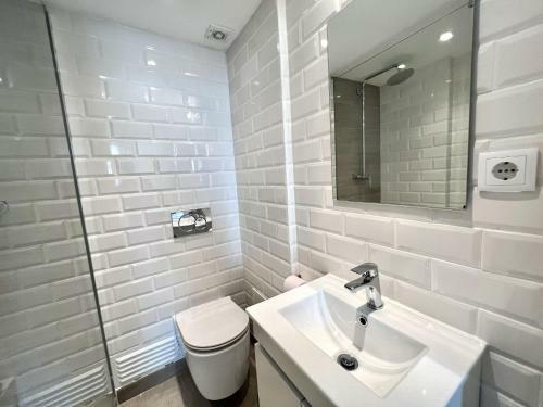Beachside Apartment - With Pool By Hd Properties