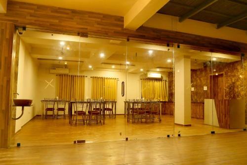 Hotel Tulsi Rooms N Banquite