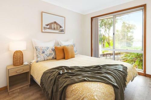 Panoramic Ocean Views // Malua Bay