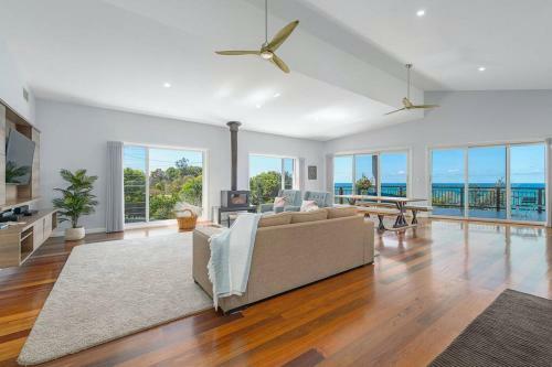 Honeysuckle Beachfront Home With Pool