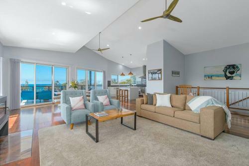 Honeysuckle Beachfront Home With Pool