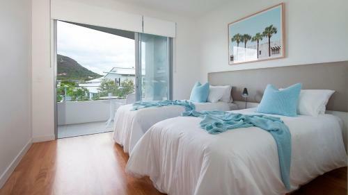 Belle Mare Holiday House