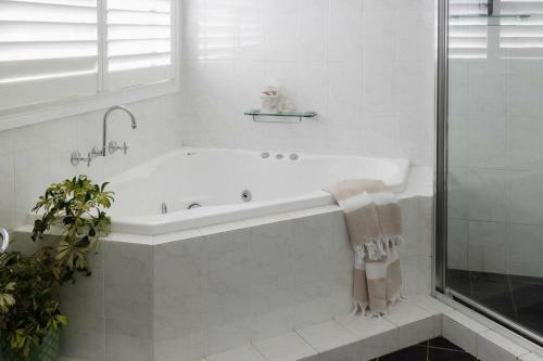 Chateau On Sydney's Northern Beaches