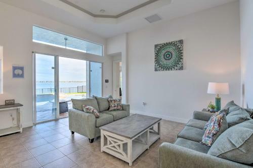 Lakefront Miramar Retreat With Saltwater Pool!