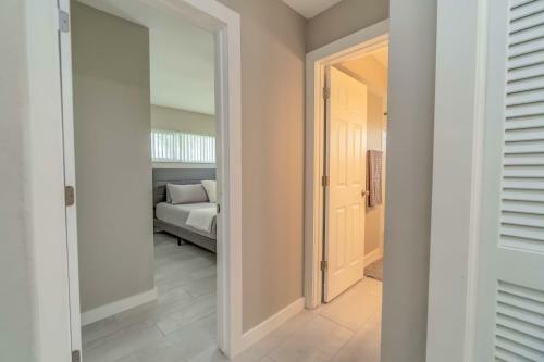 Florida Oasis - Private Dog Friendly Villa With Solar Pool - Sleeps 6