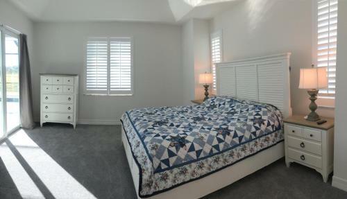 Florida Secret - Private Villa With Heated Pool - Sleeps 8