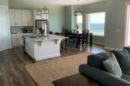 Beach House On The Bay