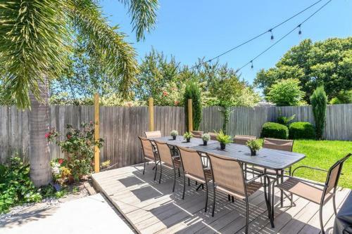 Renovated Seminole Salt Water Pool Home