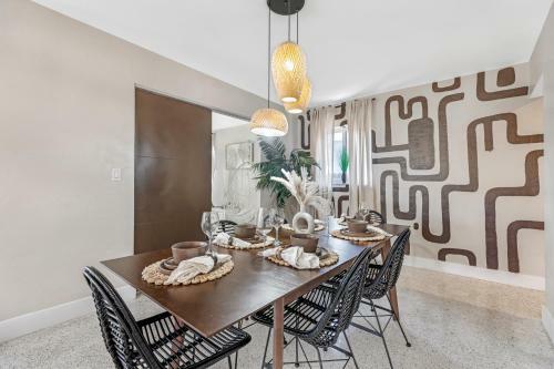 Miami Hideaway With Arcade, Pool By Airport