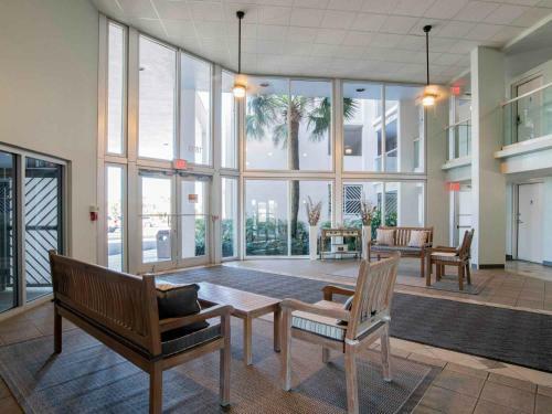Apartamento Regency Towers #704 West