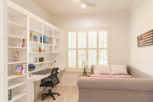 Charming Equestrian & Vacation Paradise Pool Home
