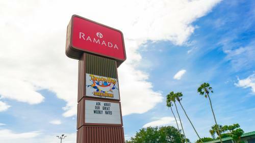 Apartamento Ramada 614 - All-new, Huge Pool, Tiki Bar!