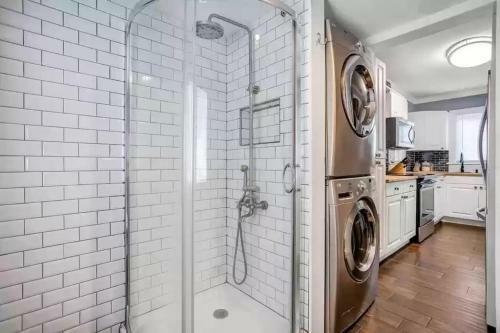 Sought After Seminole Secret Bungalow And Tesla Available