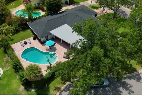 Quiet Oasis In Ideal Location-private Pool &arcade