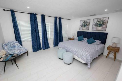 Beautiful House, Walking Distance To Stadium